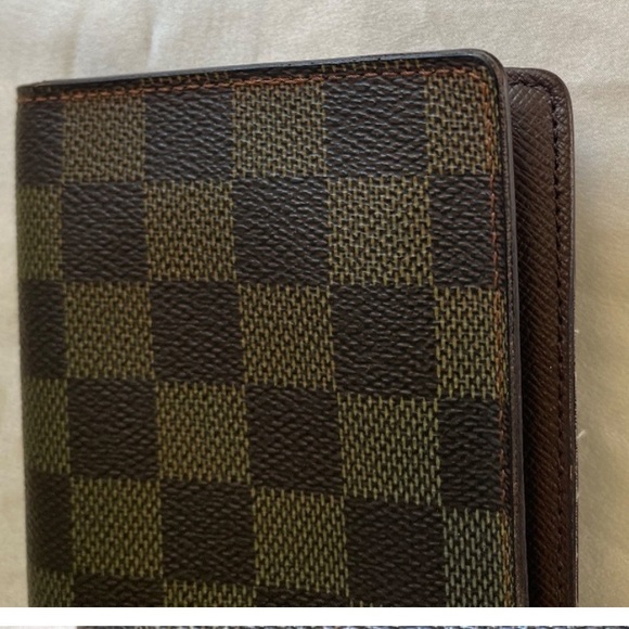 Authentic Louis Vitton Porte Yen Cartes bifold wallet - Picture 12 of 15